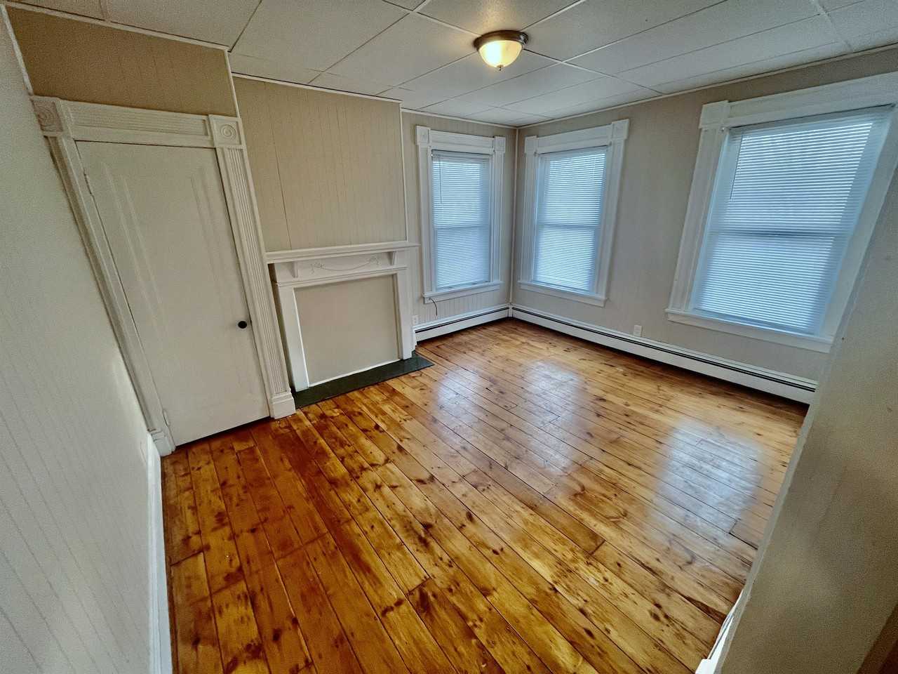 305 Guy Park Ave Uppr - Photo 3 of 10