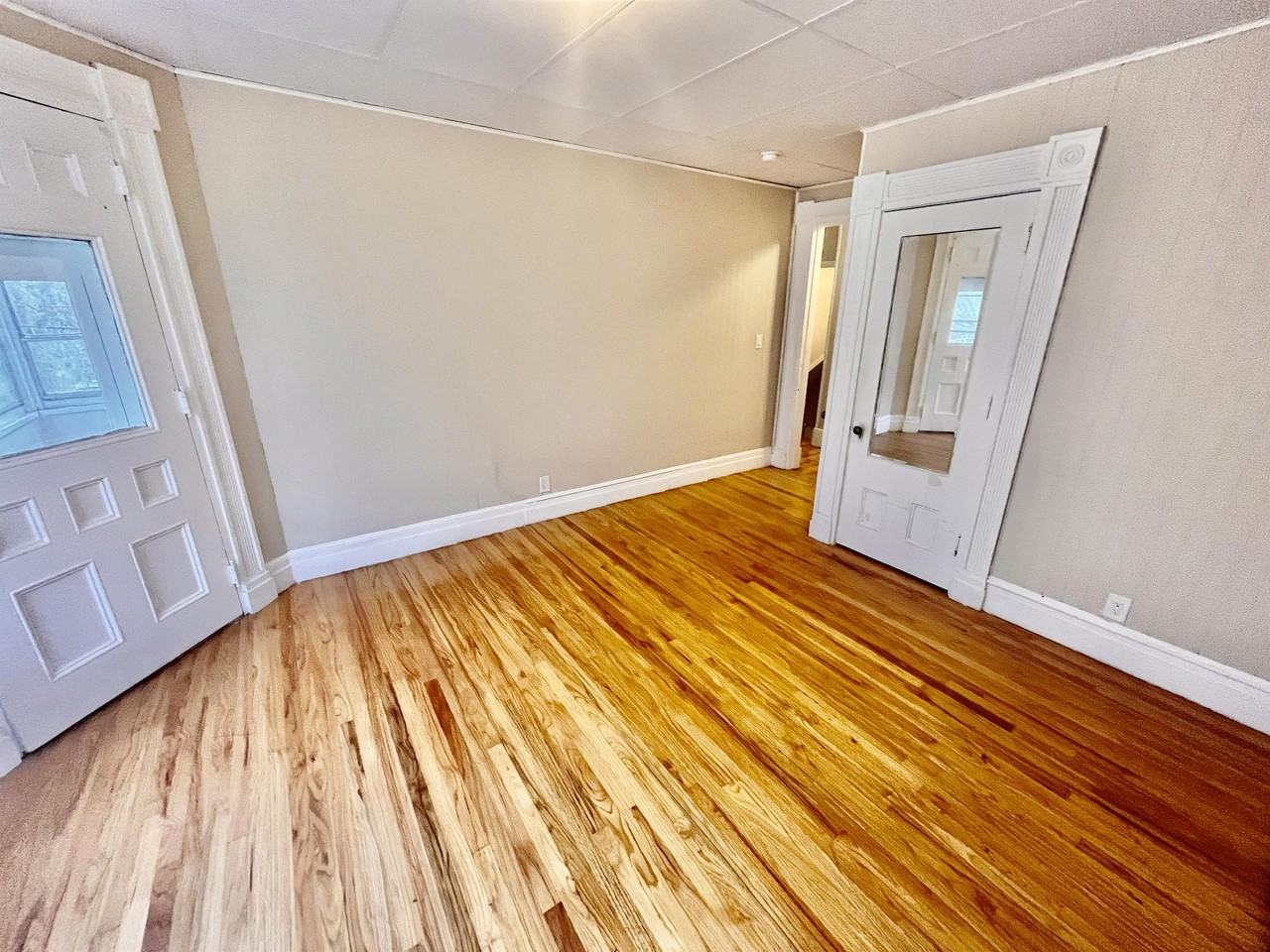 305 Guy Park Ave Uppr - Photo 7 of 10