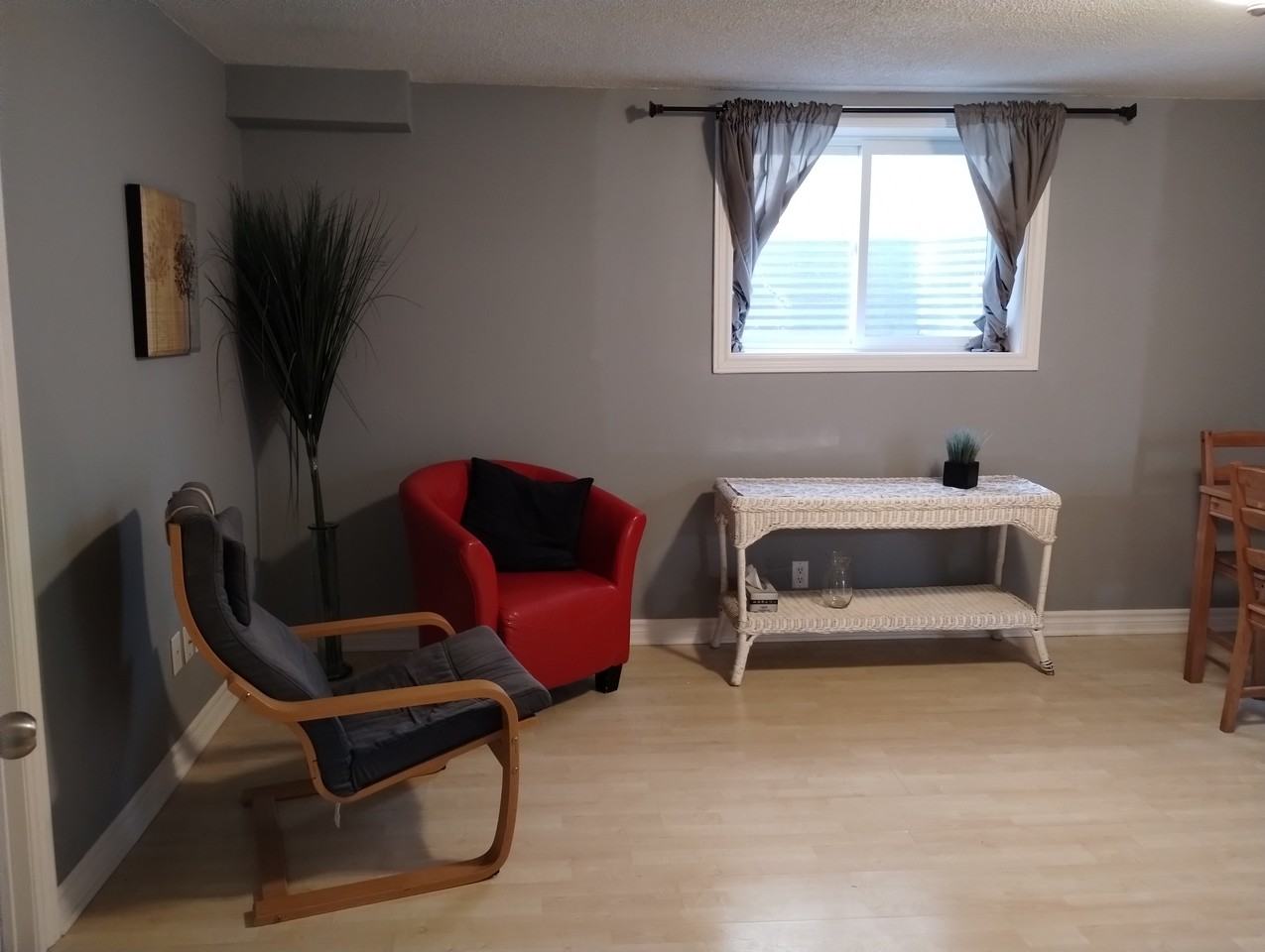 Duford St & Lavergne St, Ottawa, ON K1L 6Z8 1 Bedroom Apartment for