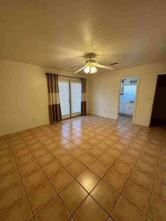 5005 Camelback Pl - Photo 6 of 11