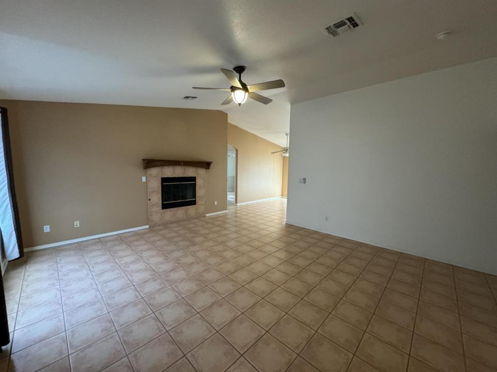 5005 Camelback Pl - Photo 2 of 11