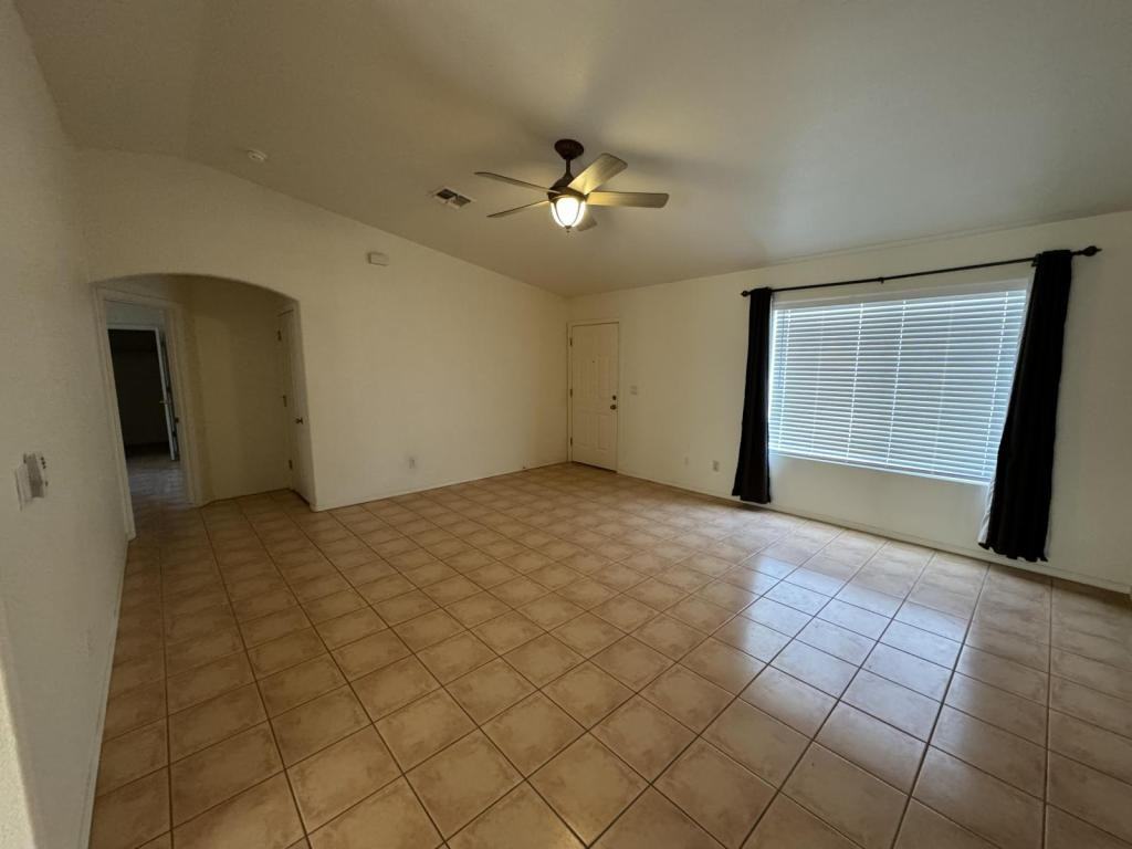 5005 Camelback Pl - Photo 3 of 11