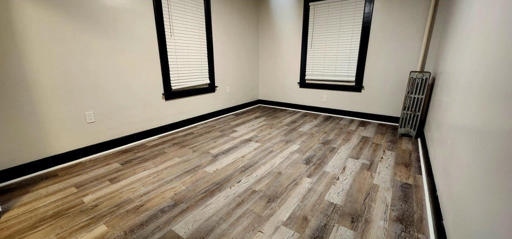 949 Maple Ave - Photo 3 of 7