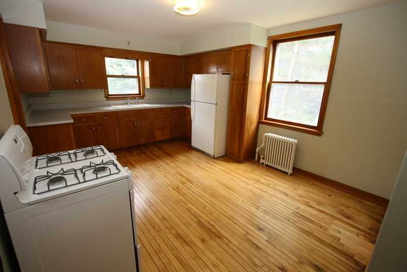 1927 Roblyn Ave - Photo 2 of 8