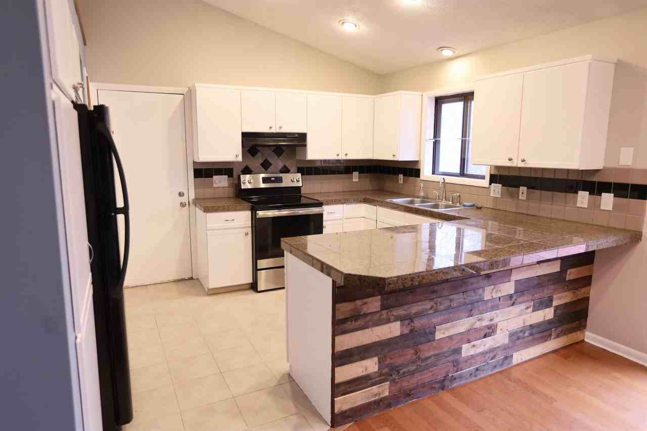 2325 Jamestown Dr Se - Photo 3 of 23