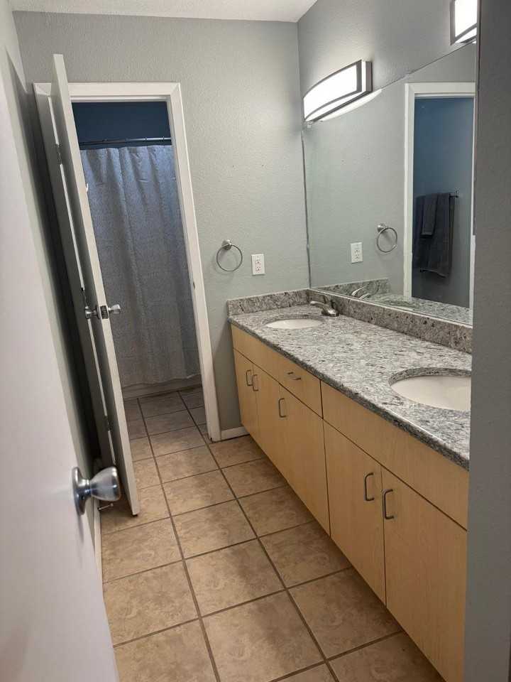 13252 Candelaria Rd Ne - Photo 3 of 30