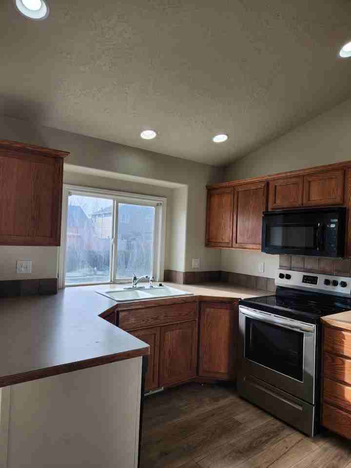 5673 S Summit Creek Way - Photo 2 of 14