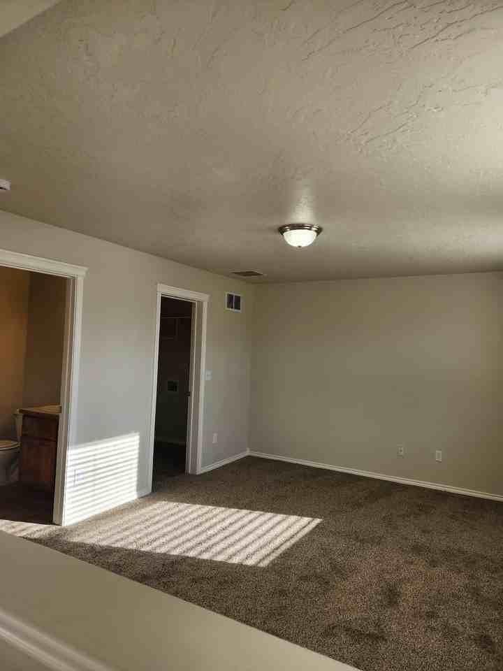 5673 S Summit Creek Way - Photo 5 of 14