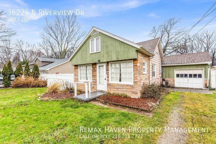 36229 N Riverview Dr - Photo 2 of 24