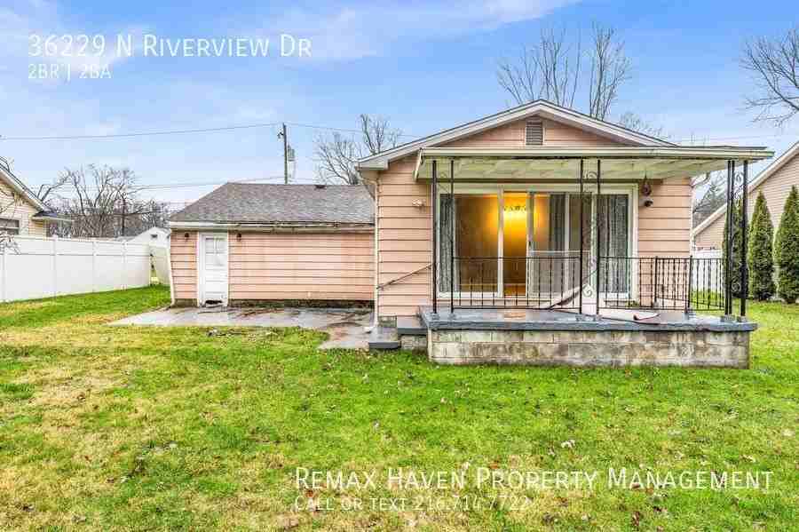 36229 N Riverview Dr - Photo 3 of 24