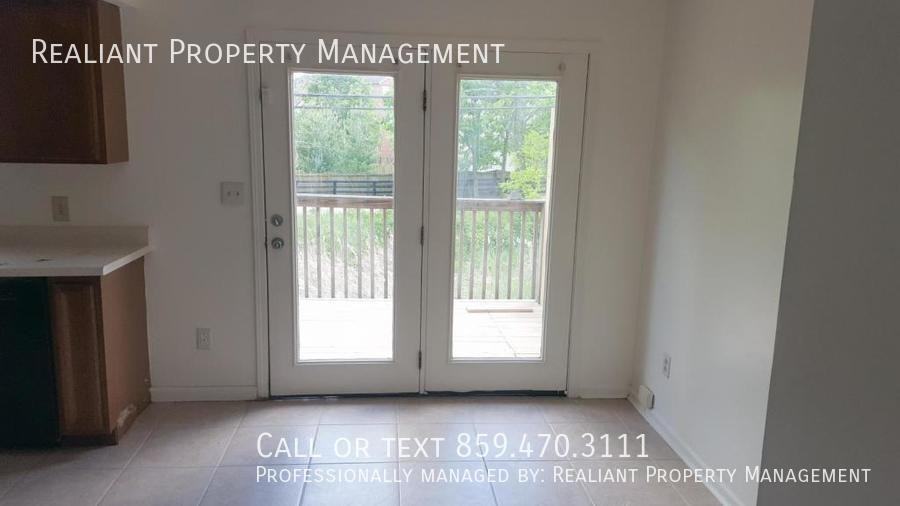 221 Tan Bark Dr - Photo 3 of 15