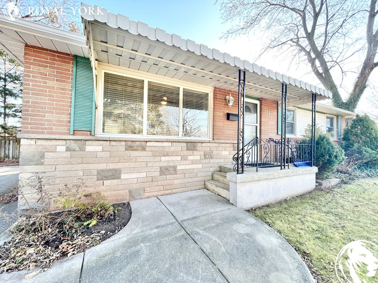 5500 Randolph Crescent 2, Burlington, ON L7L 3C9 3 Bedroom House for