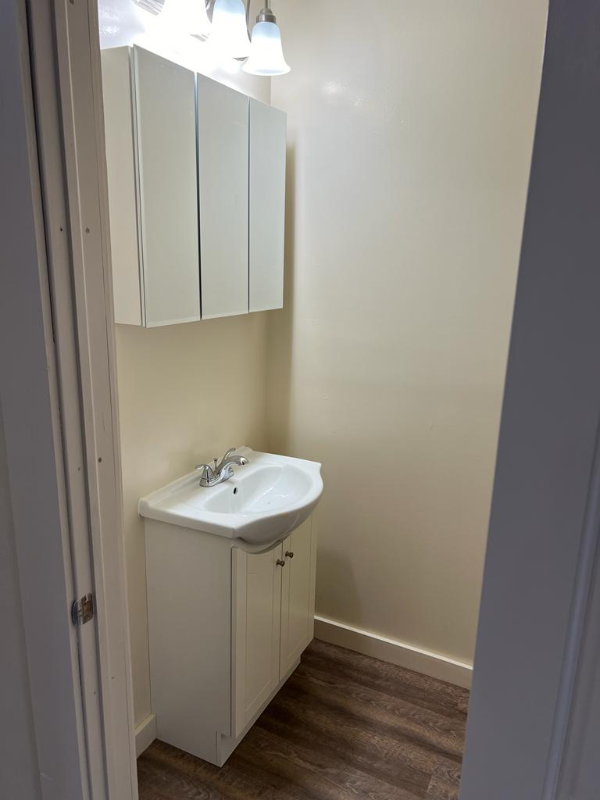 802 Half Elm St - Photo 4 of 17