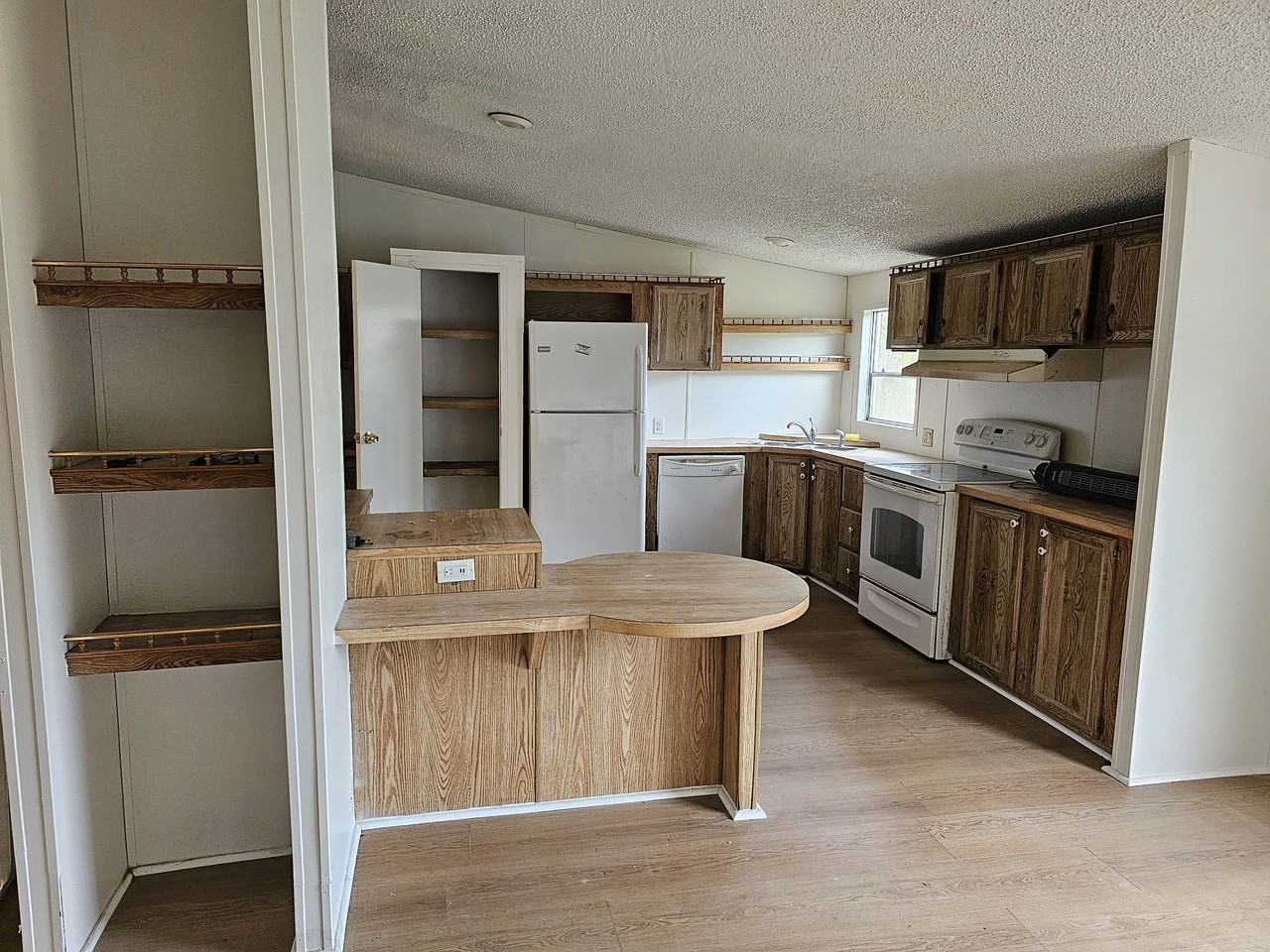 124 Bland Rd #NA - Photo 3 of 8