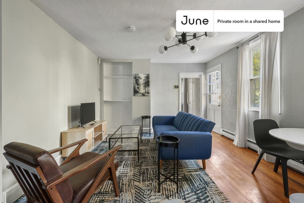 1418 Beacon St #A - Photo 4 of 10