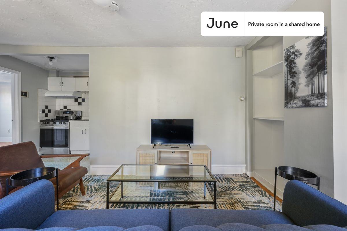1418 Beacon St #A - Photo 5 of 10