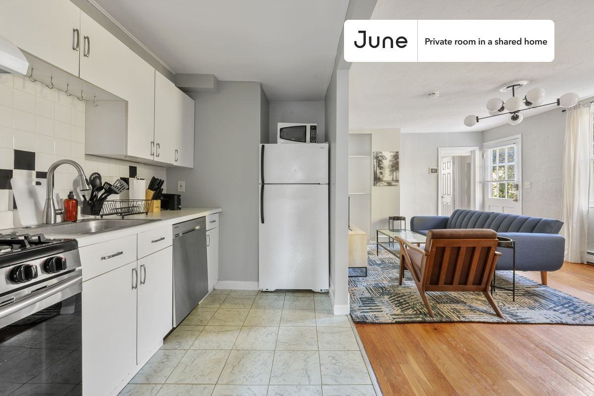 1418 Beacon St #A - Photo 7 of 10