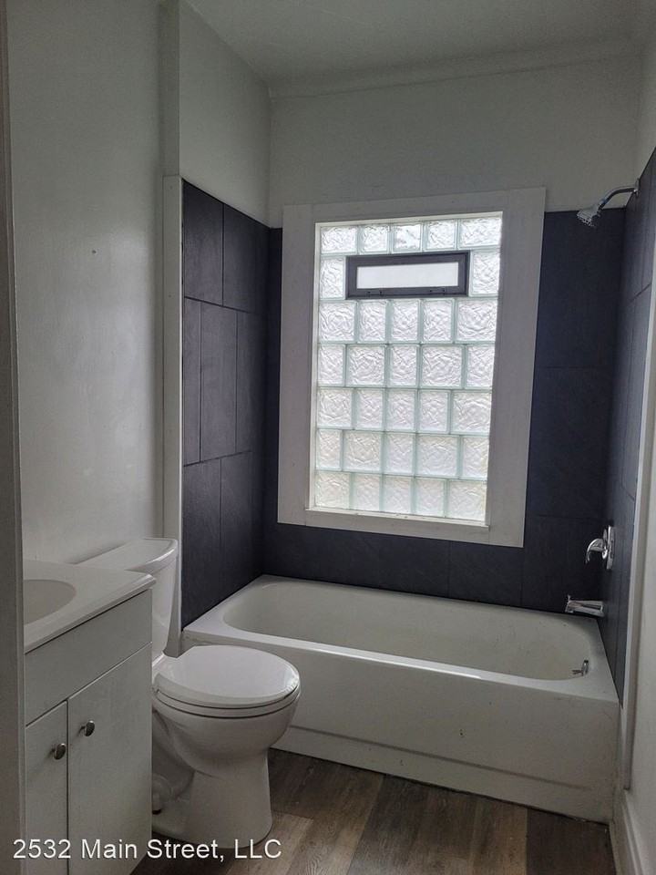 2532 Main St - Photo 2 of 5
