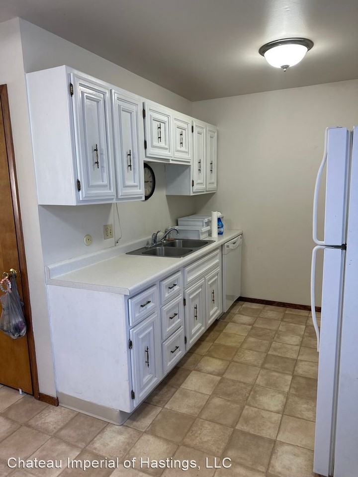 3000 Park Lane Dr. - Photo 2 of 4