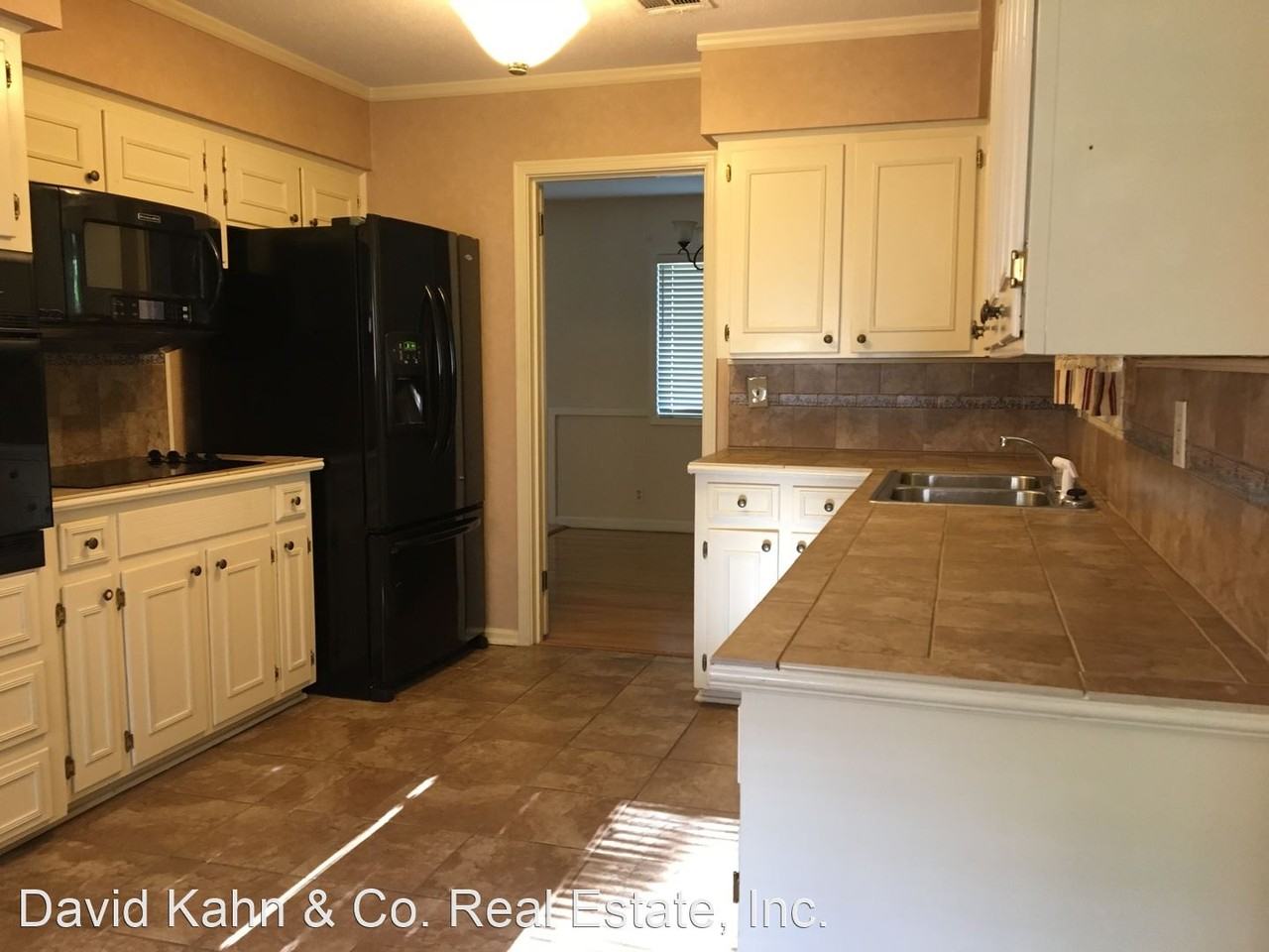 1826 Vaughn Ln - Photo 3 of 6