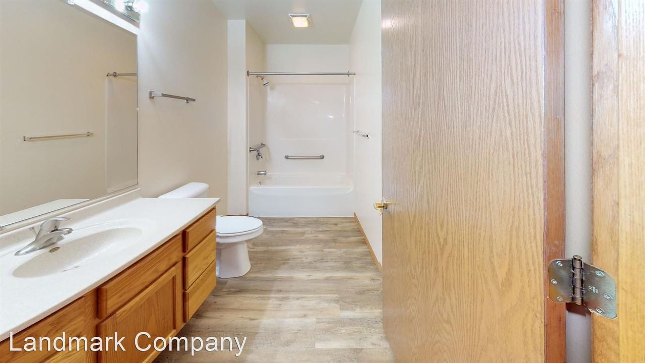 Glenbrooke Terrace Apartments - Photo 2 of 9