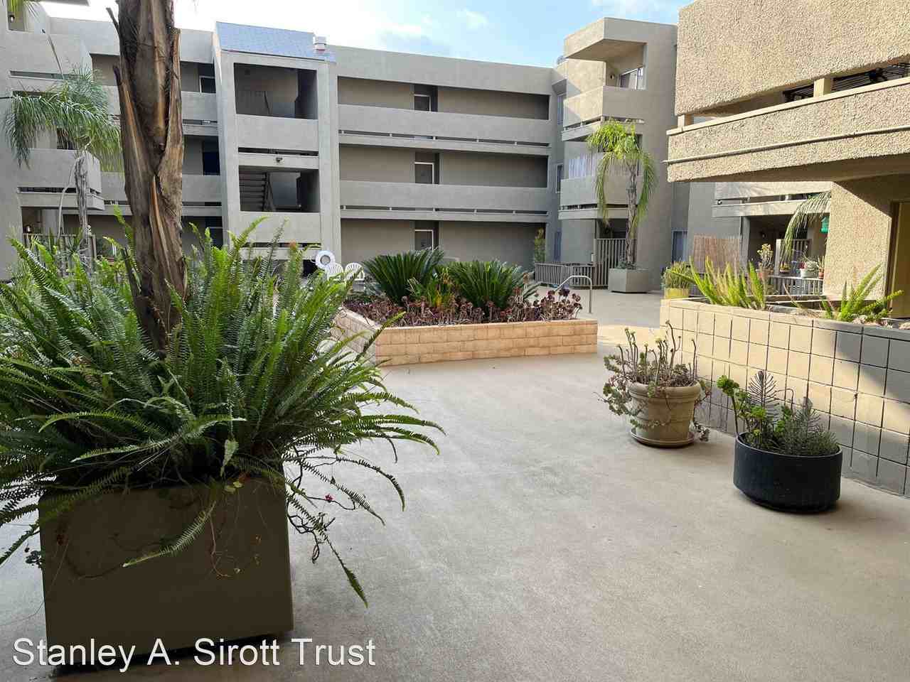 641 N. Howard Ave. - Photo 2 of 4