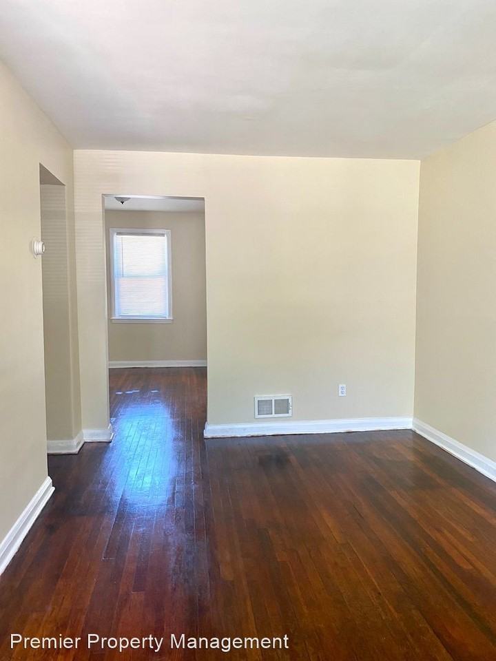 4735 Ivanhoe Ave - Photo 3 of 12
