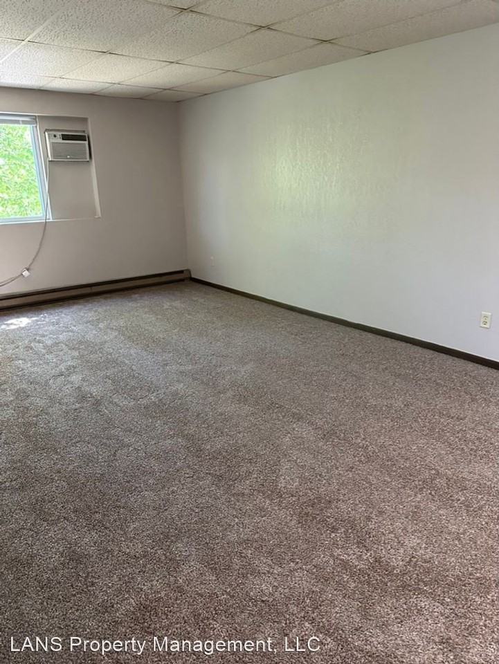 Clear Lake Apartments - Photo 3 of 9