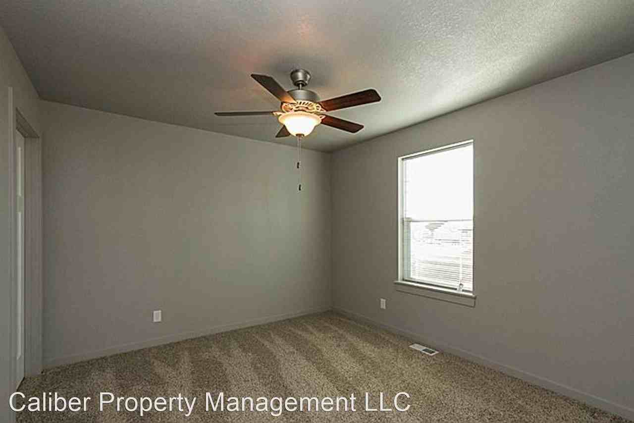 Ledgestone Townhomes - Photo 3 of 5