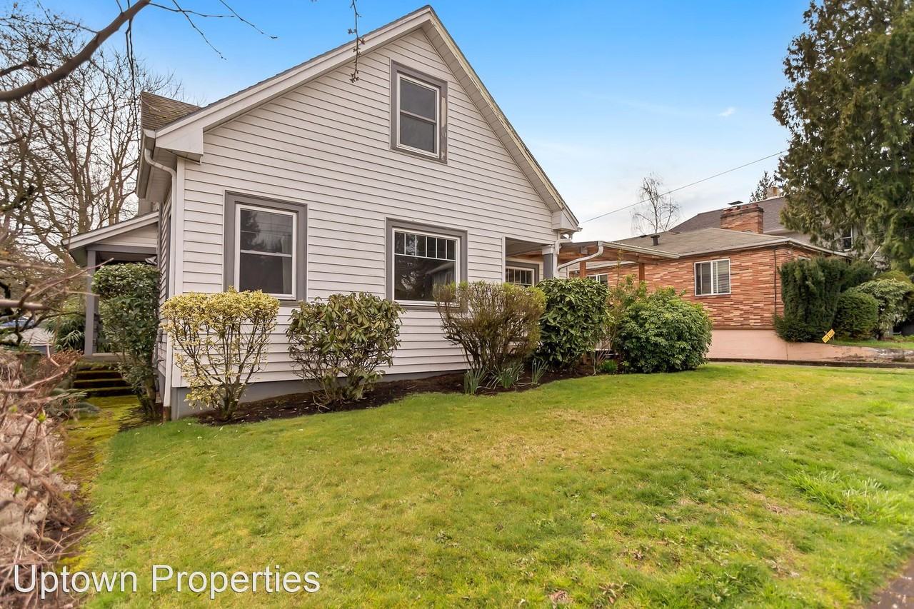 3824 Se Francis St - Photo 2 of 20