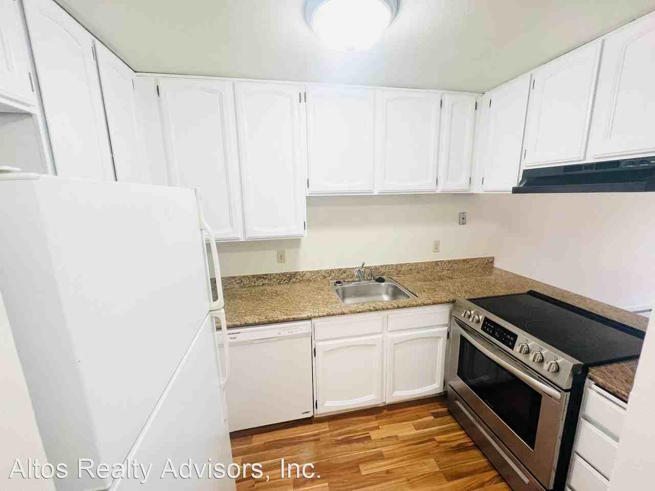 10270 Alpine Drive - Photo 3 of 11