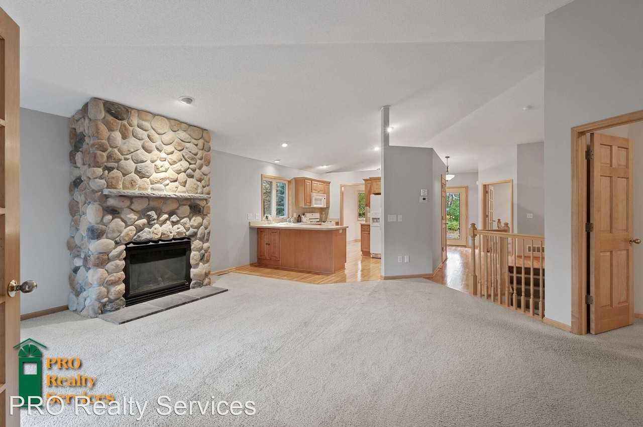 5580 Manitou Rd - Photo 2 of 48