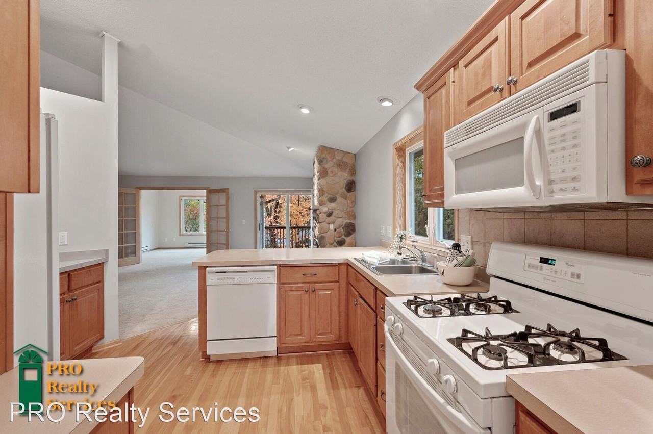 5580 Manitou Rd - Photo 3 of 48