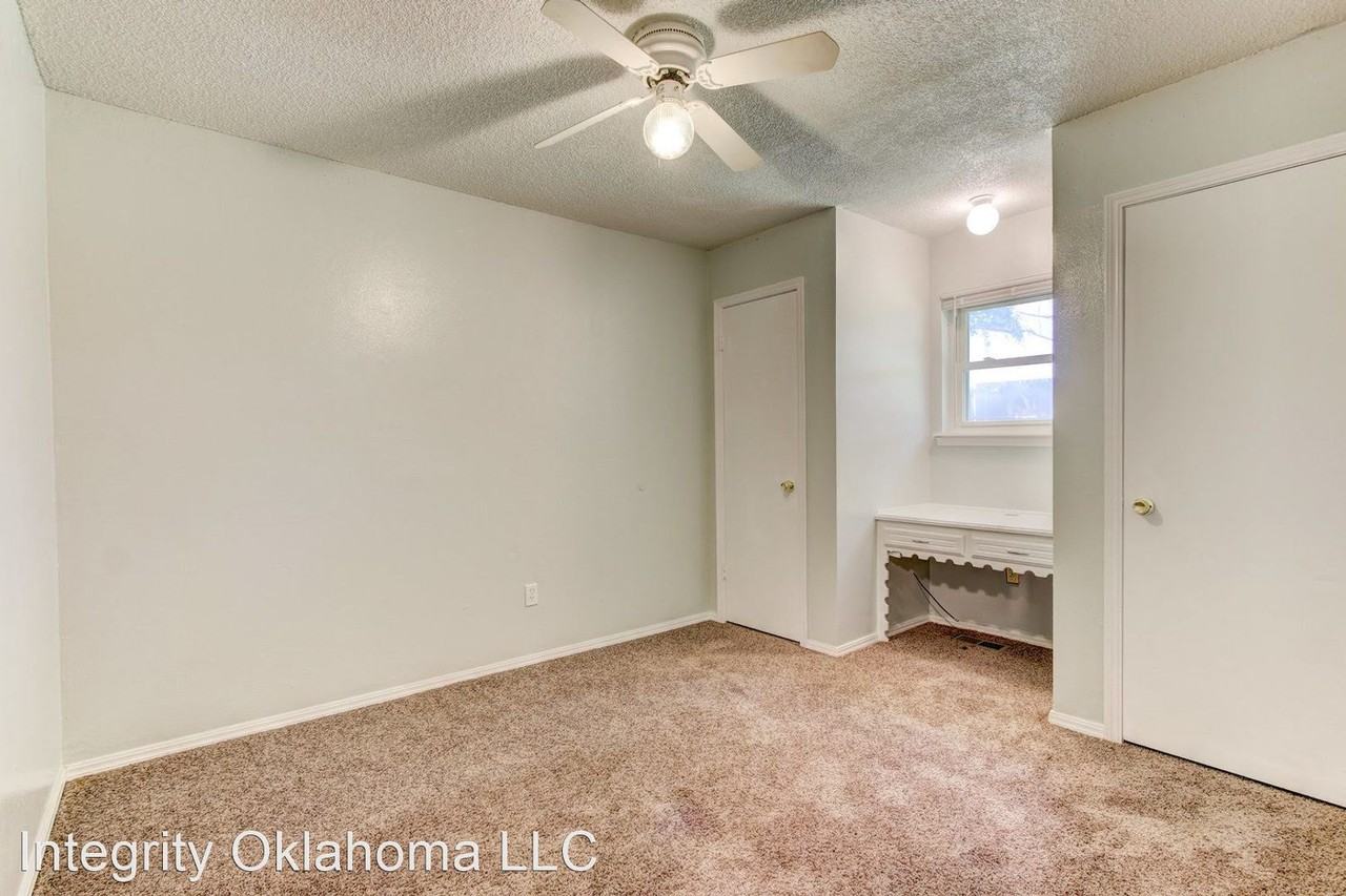 7305 Kingsridge Rd - Photo 3 of 31