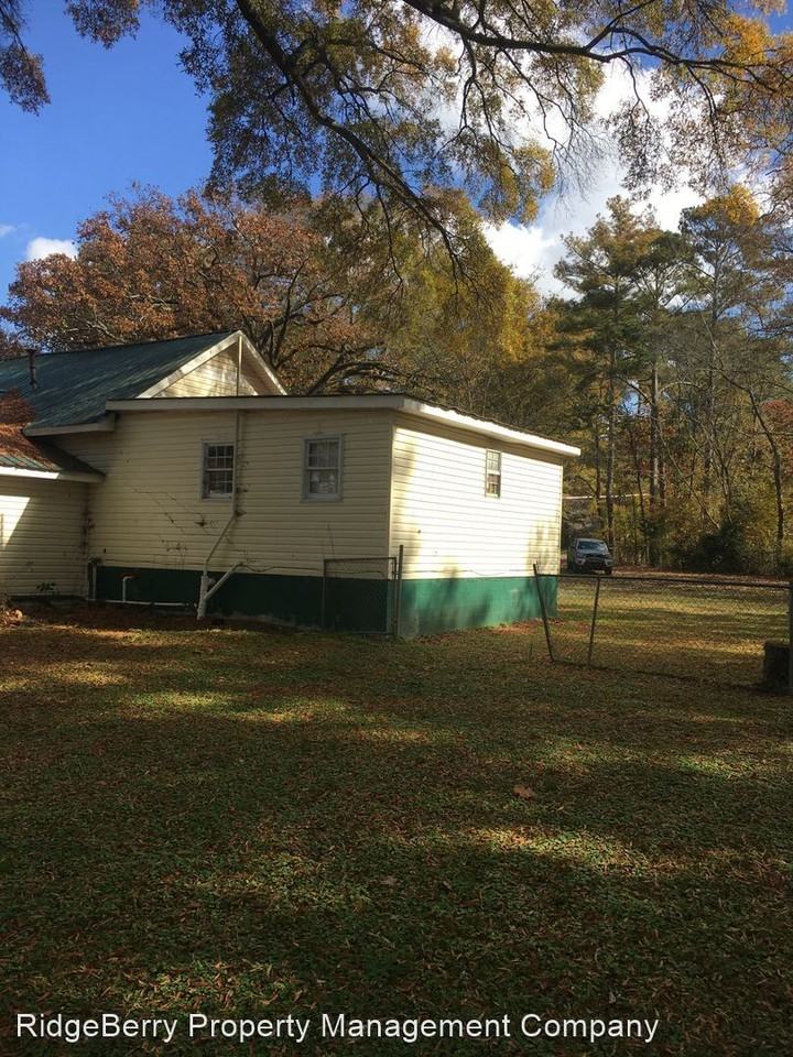 14 New Hermitage Rd NE - Photo 3 of 11