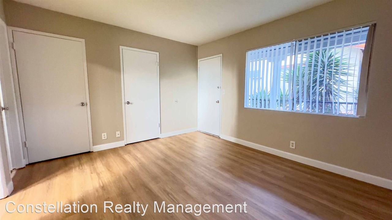 2715 44th St - Photo 3 of 13