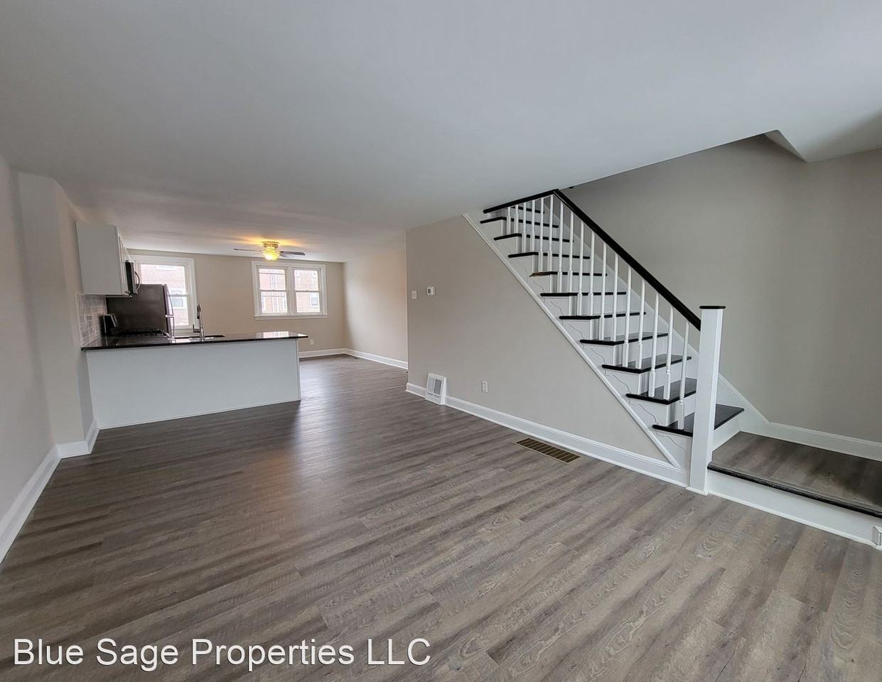120 W Madison Ave - Photo 2 of 19