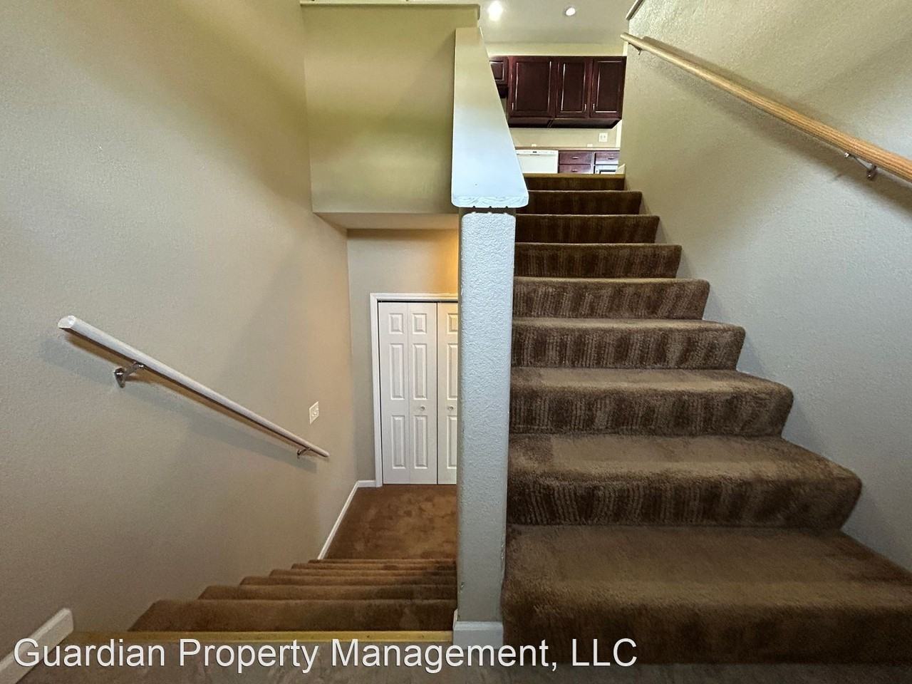 319-321 N Saunders - Photo 2 of 21