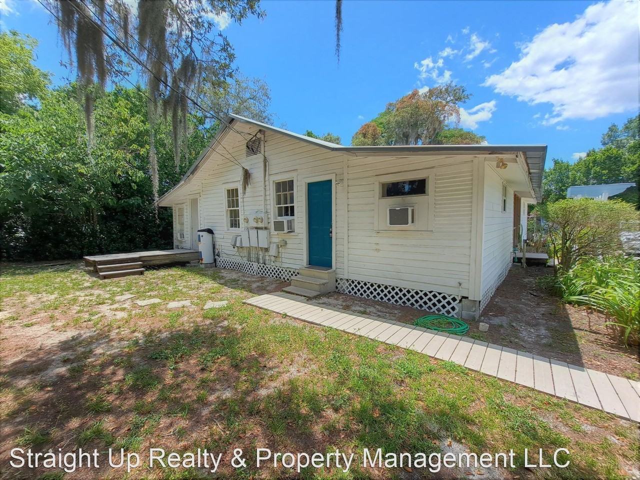 2219 Everett St 2 BEDROOM/1 BATH For Rent Apartments 2219 Everett St