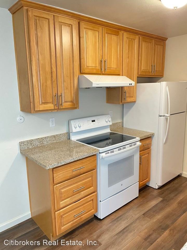 2268 Brown Street - Photo 3 of 12