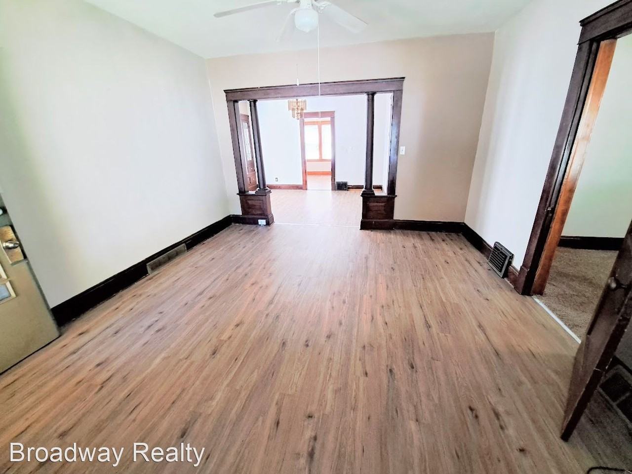 11301 Florian Ave - Photo 2 of 9