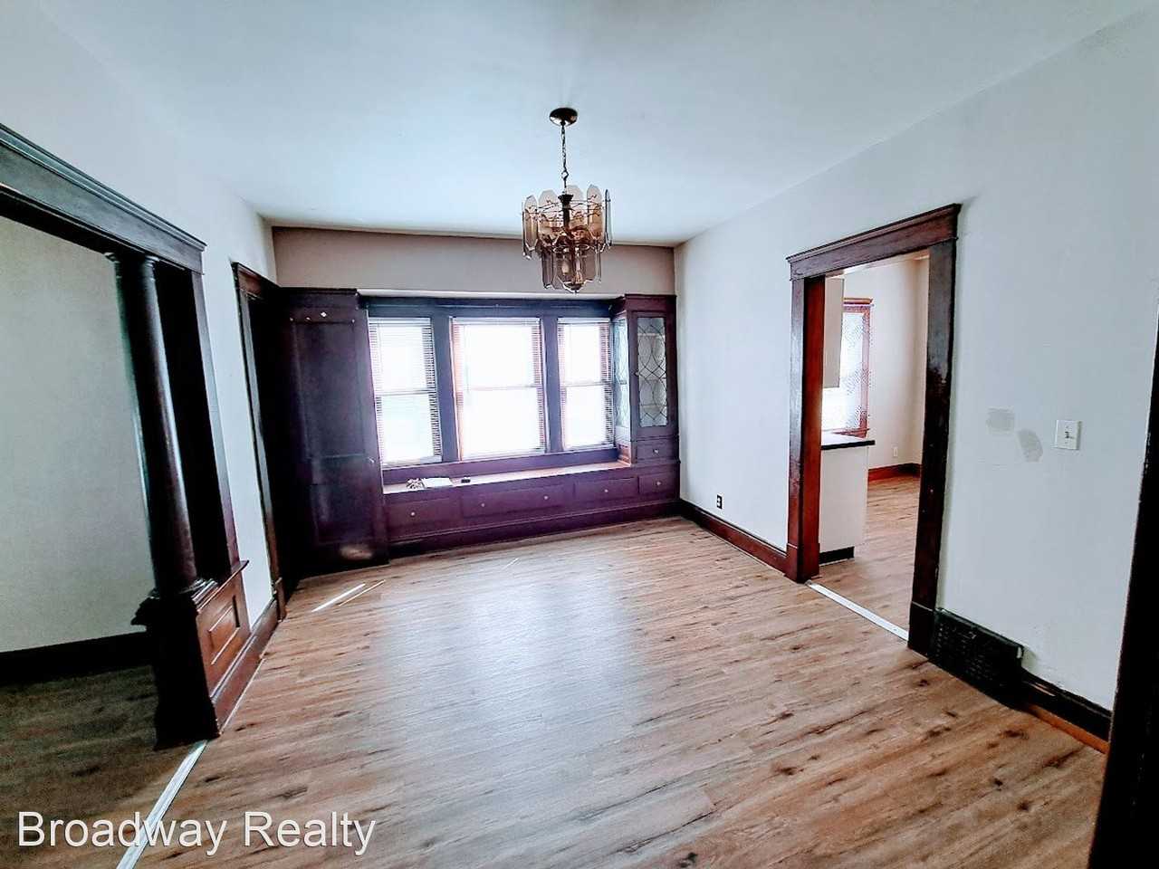 11301 Florian Ave - Photo 3 of 9