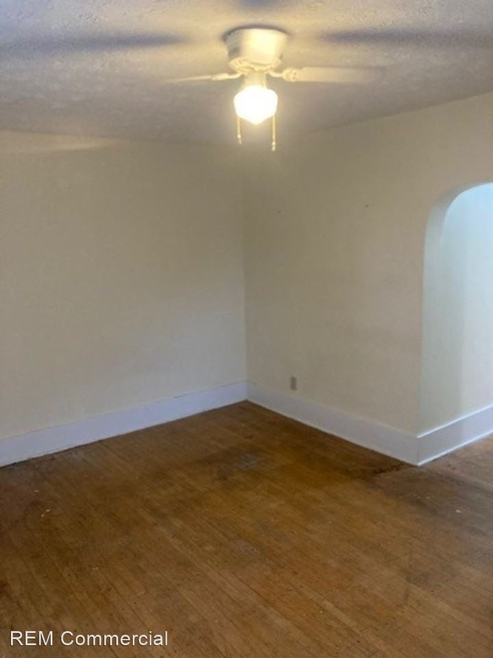 1001 E Main Street - Photo 3 of 8