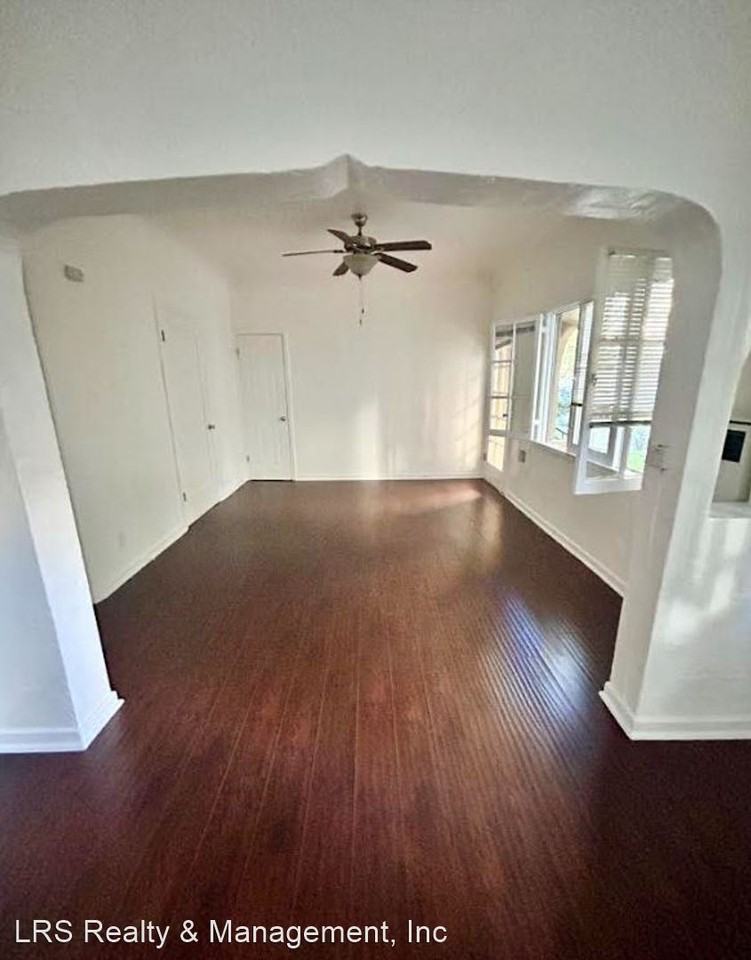 Gorgeous, vintage 1 bedroom - Virgil Village (Silverlake + Los Feliz Adjacent) 4247 Monroe Street - Photo 2 of 13