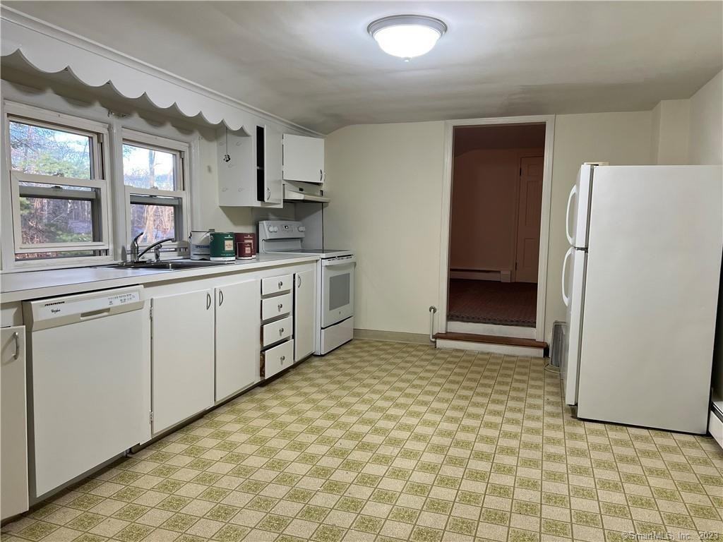 50 Aveline Ave - Photo 3 of 13