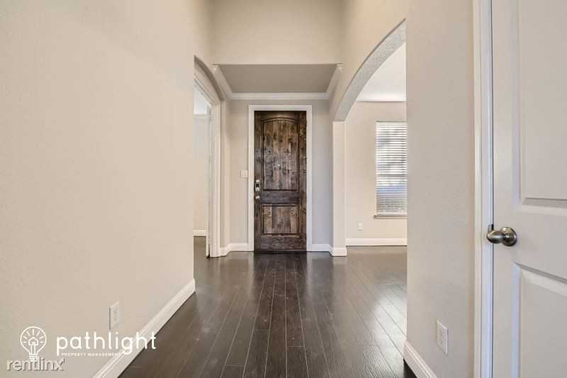 1404 Nutmeg Ct - Photo 2 of 25