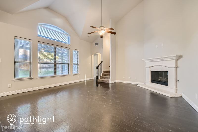 1404 Nutmeg Ct - Photo 3 of 25