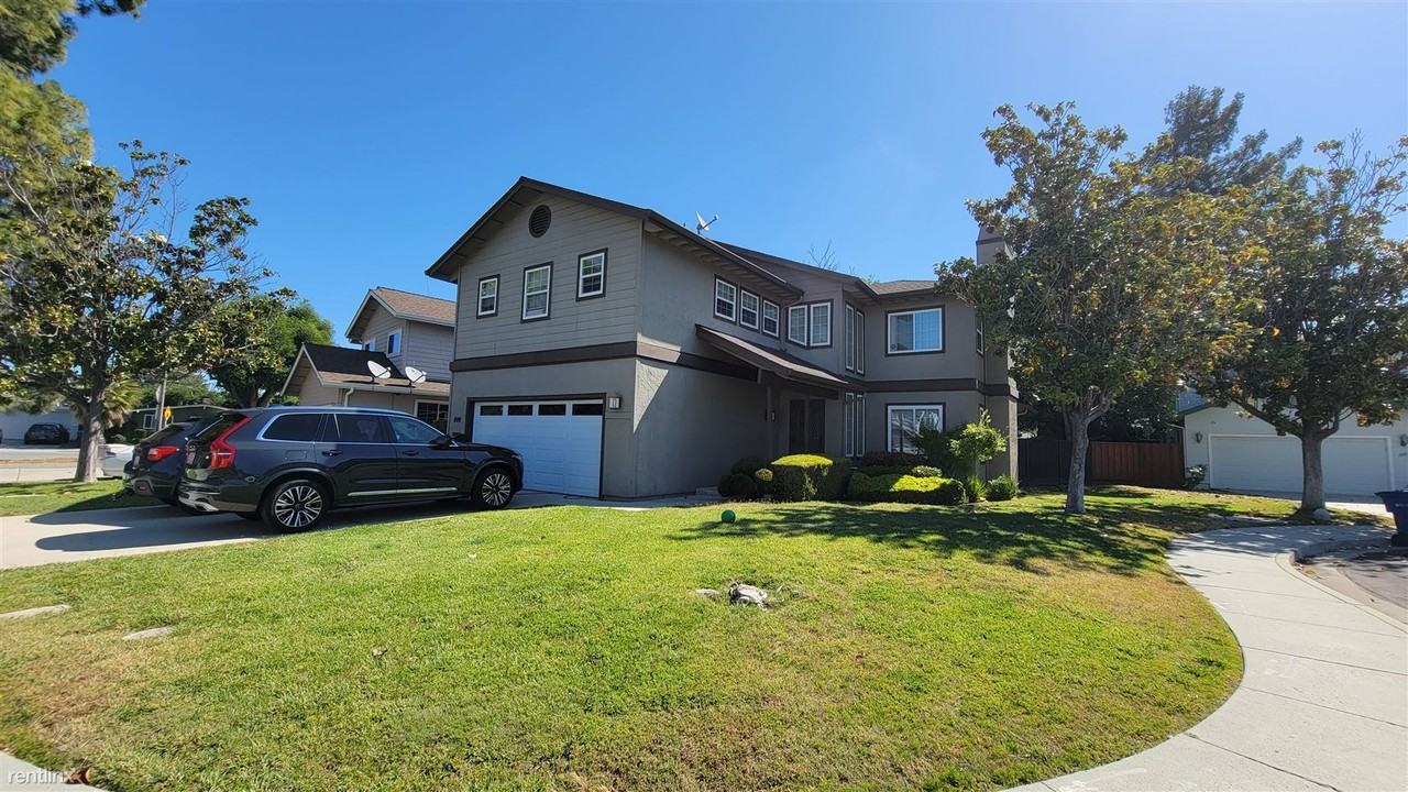 699 Budd Ct - Photo 2 of 3