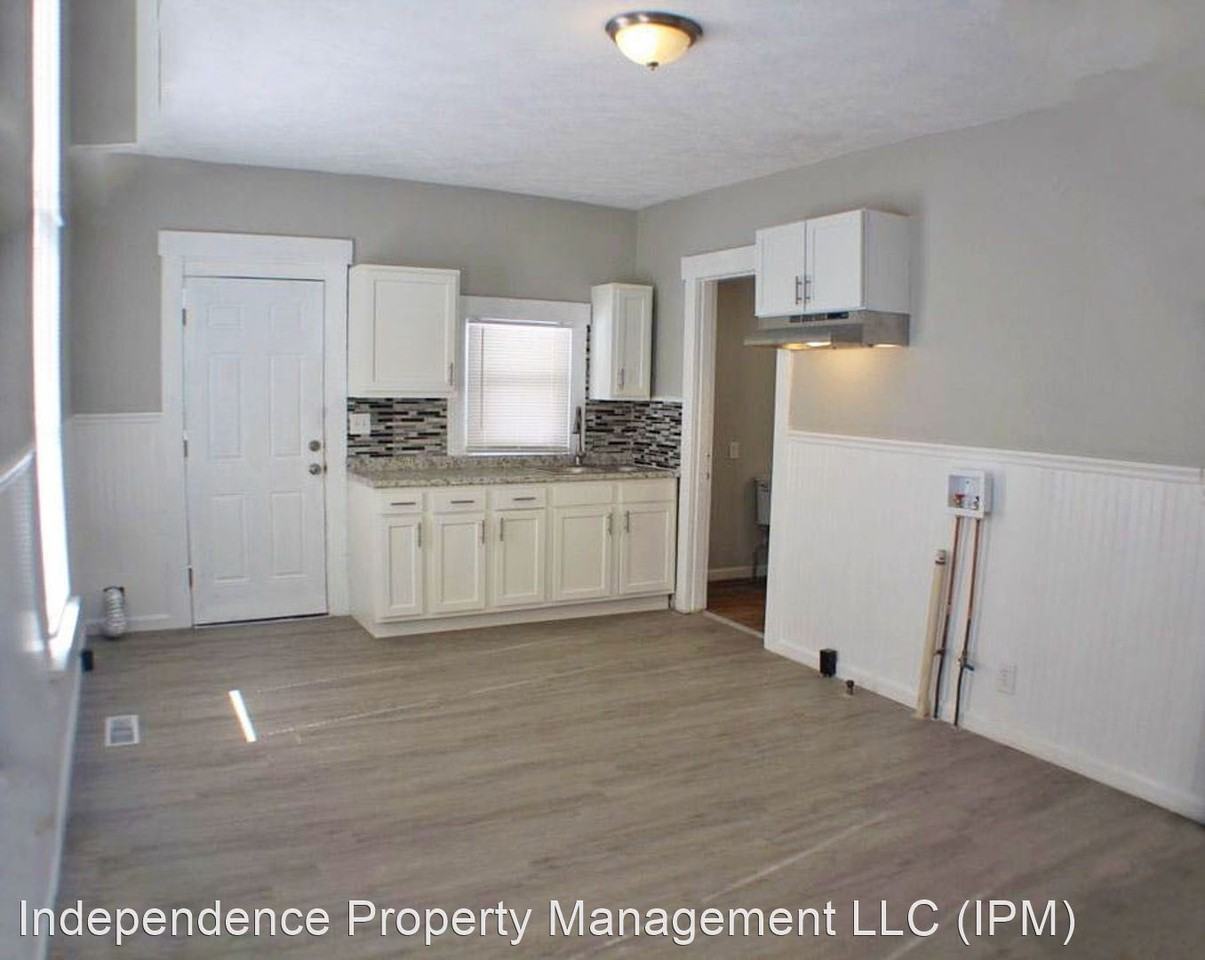 141 S Harbine Ave - Photo 3 of 35