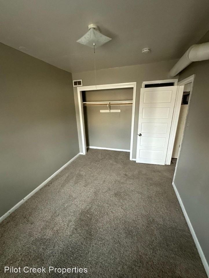 214 West Jefferson Street - Photo 3 of 4